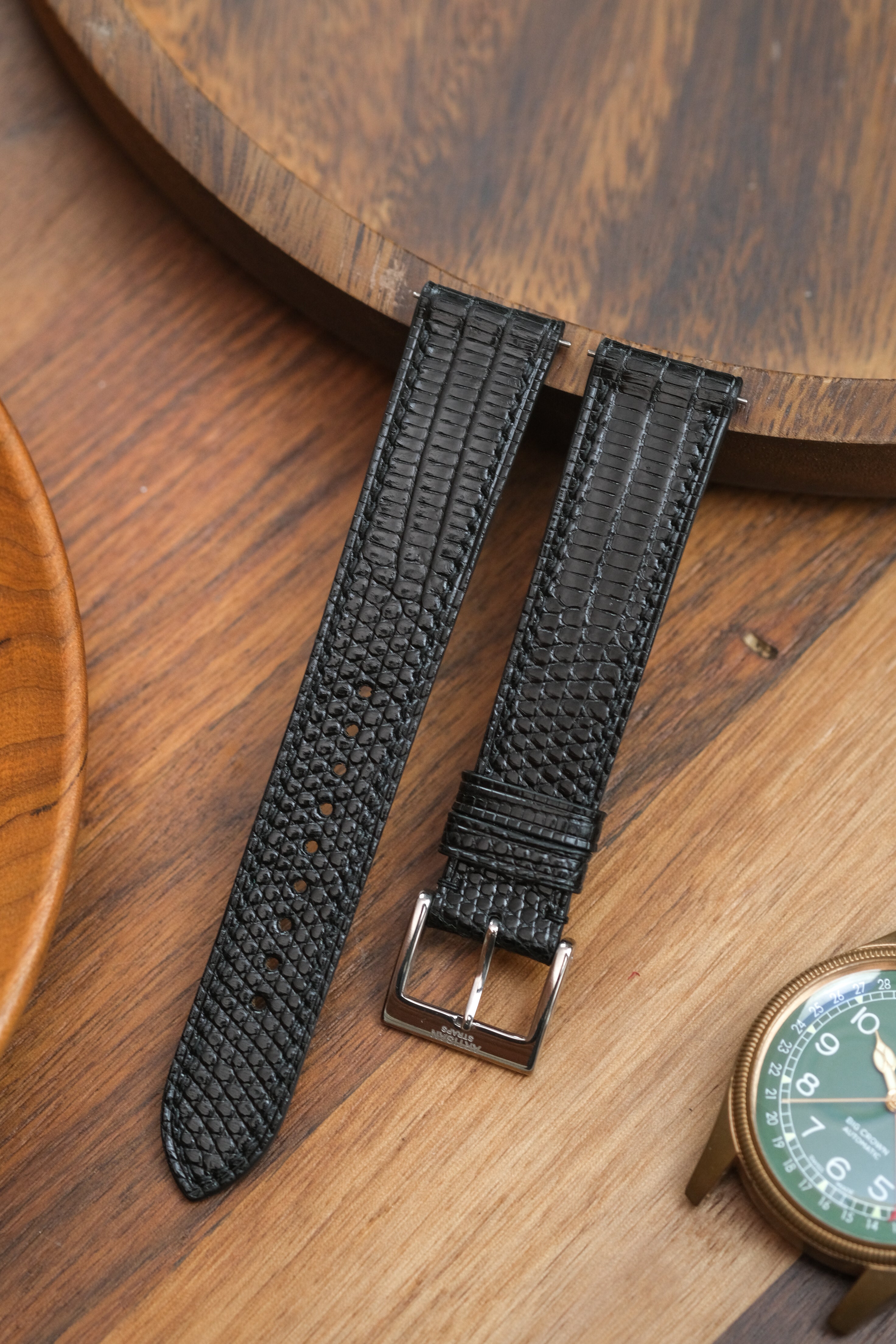 Correa de piel de lagarto negra