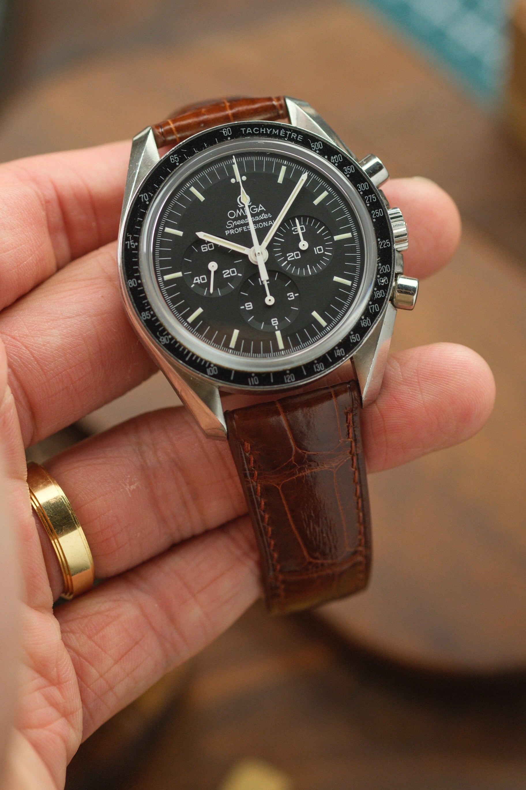 Chestnut Brown Glazed Alligator (Padded) Leather Strap (Made-to-Order) - Artisan Straps