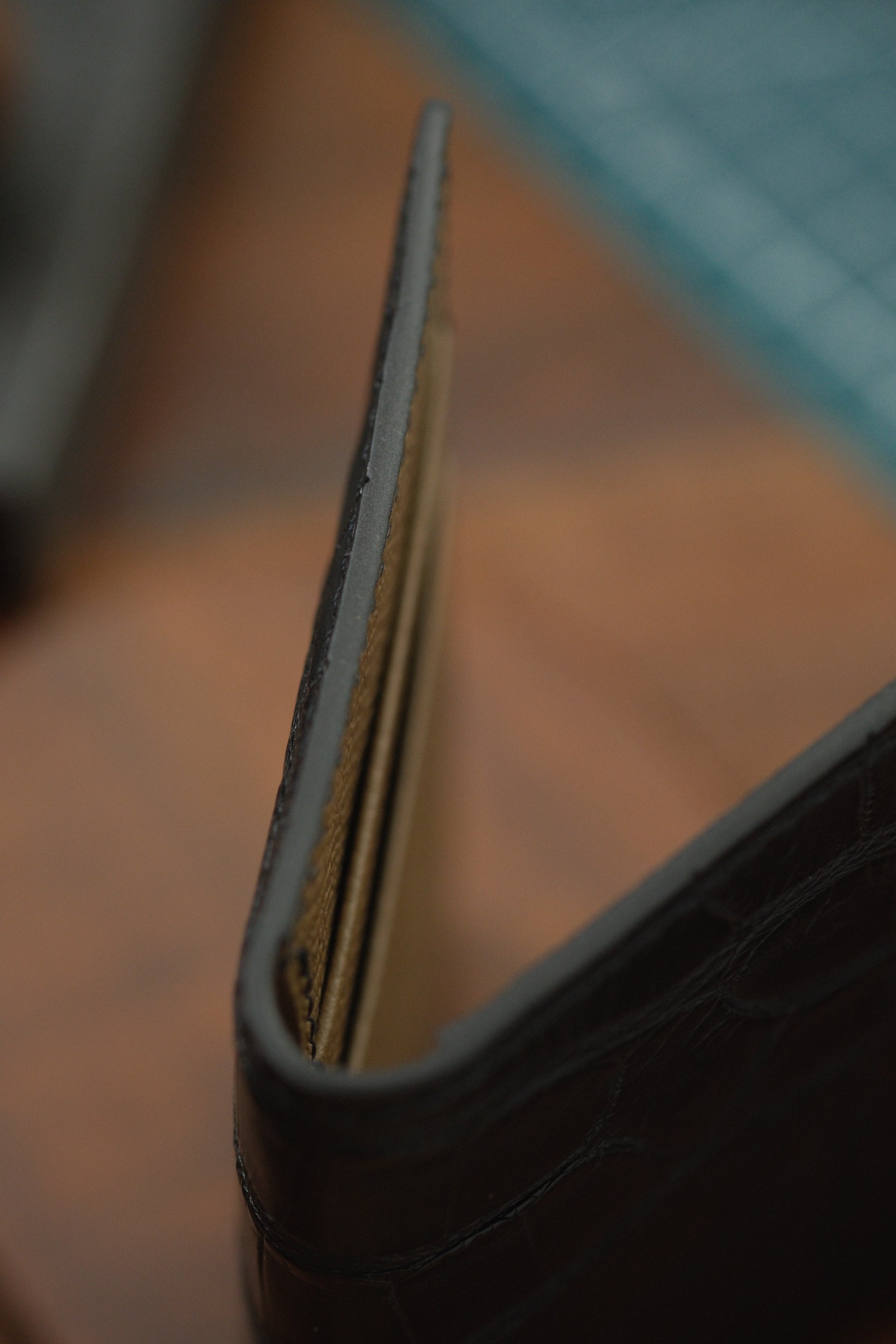A01 - Bifold Cardholder (Black Alligator & Taupe Epsom) - Artisan Straps