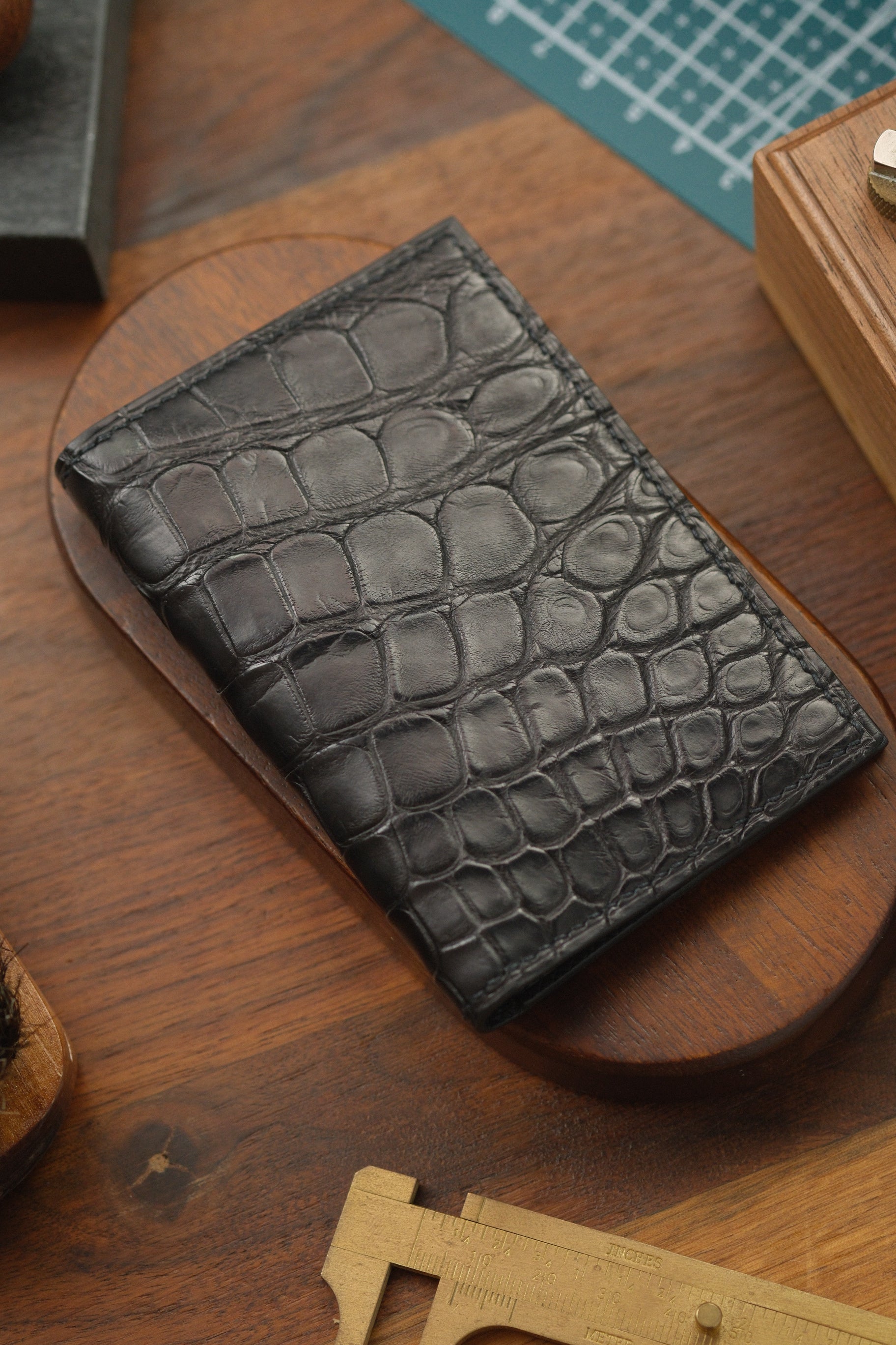 A01 - Bifold Cardholder (Black Alligator & Black Epsom) - Artisan Straps