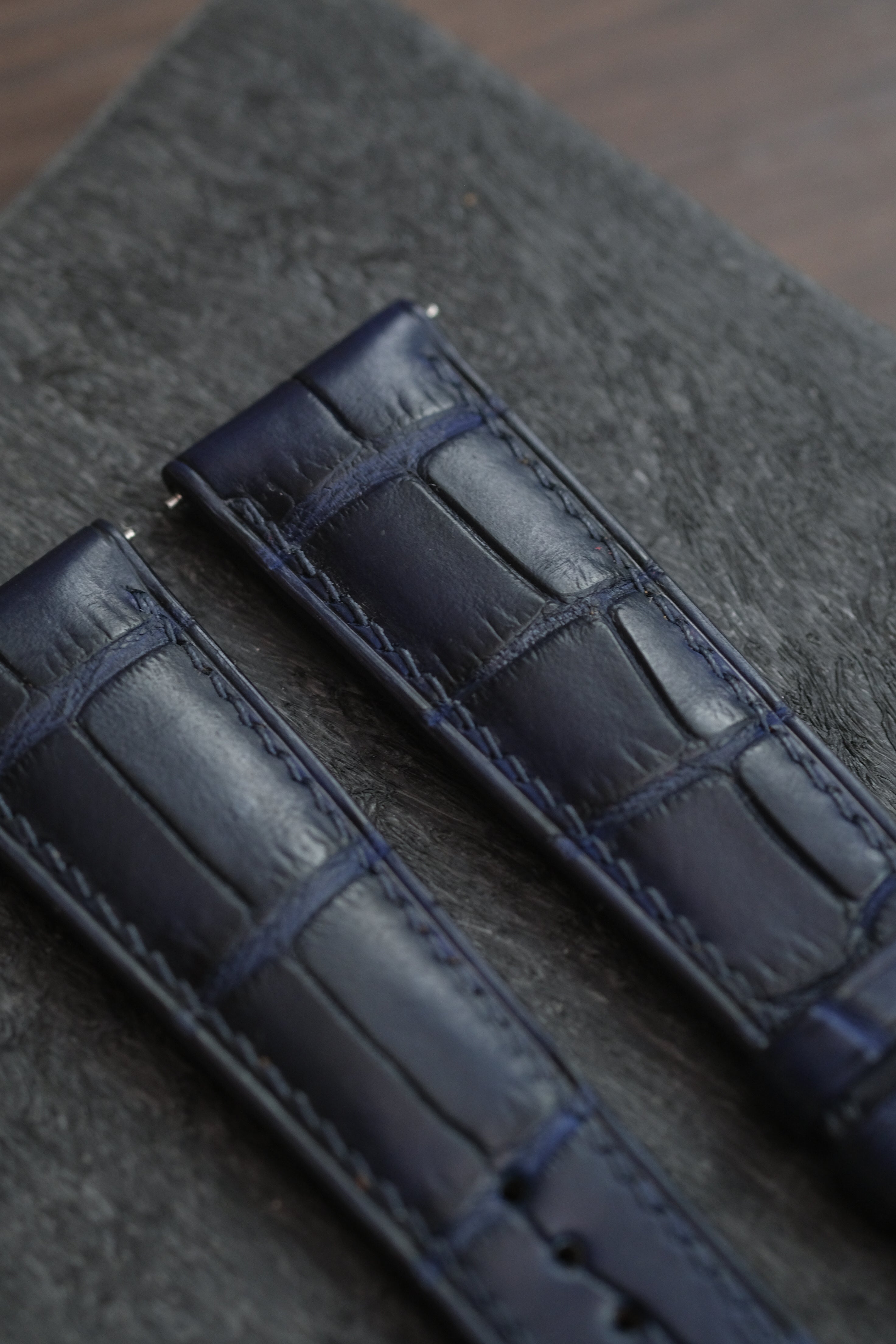Navy Alligator (Padded) Leather Strap (MTO) - Artisan Straps