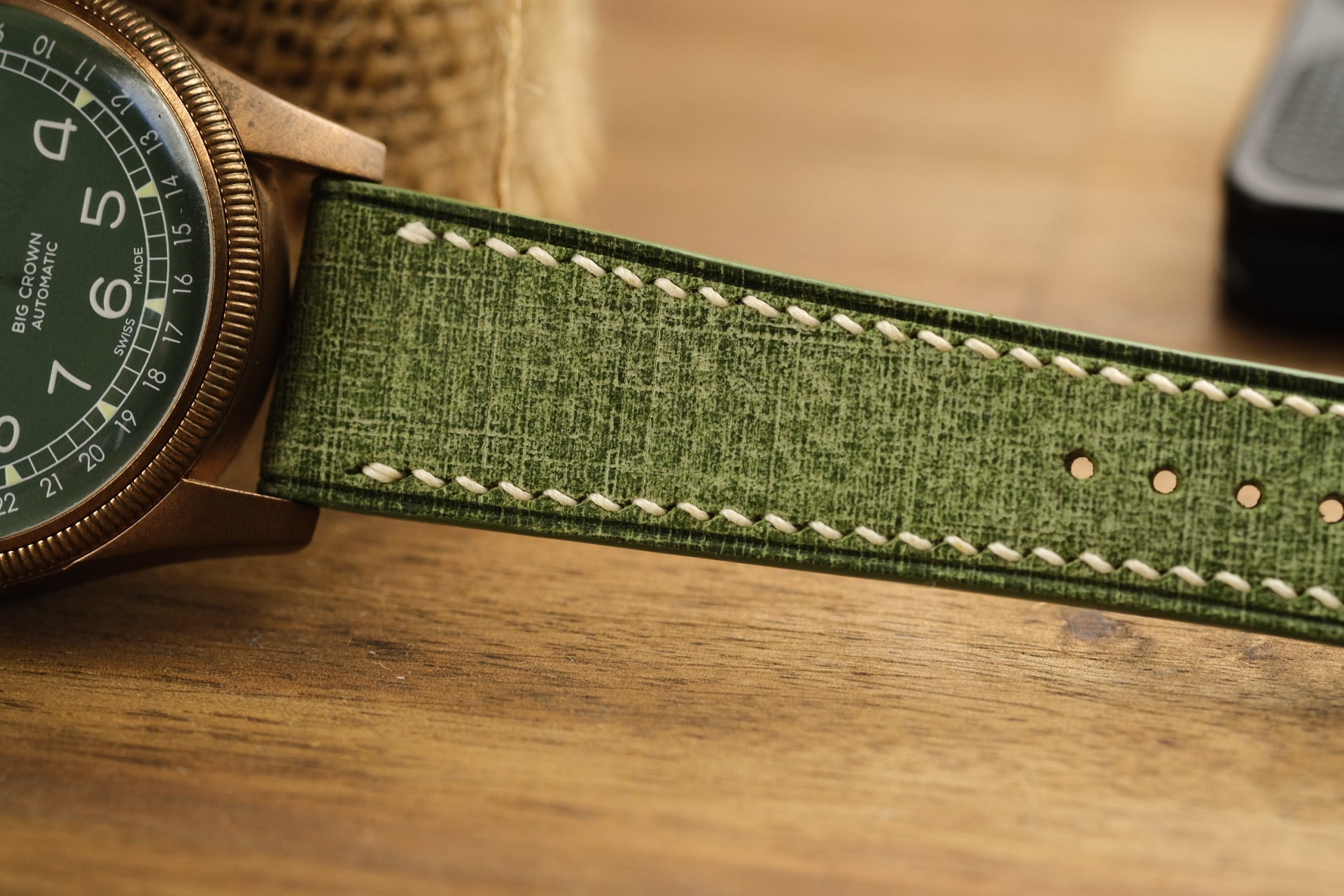 Babele ‘Linen’ Calf Leather Strap in Lime Green - Artisan Straps