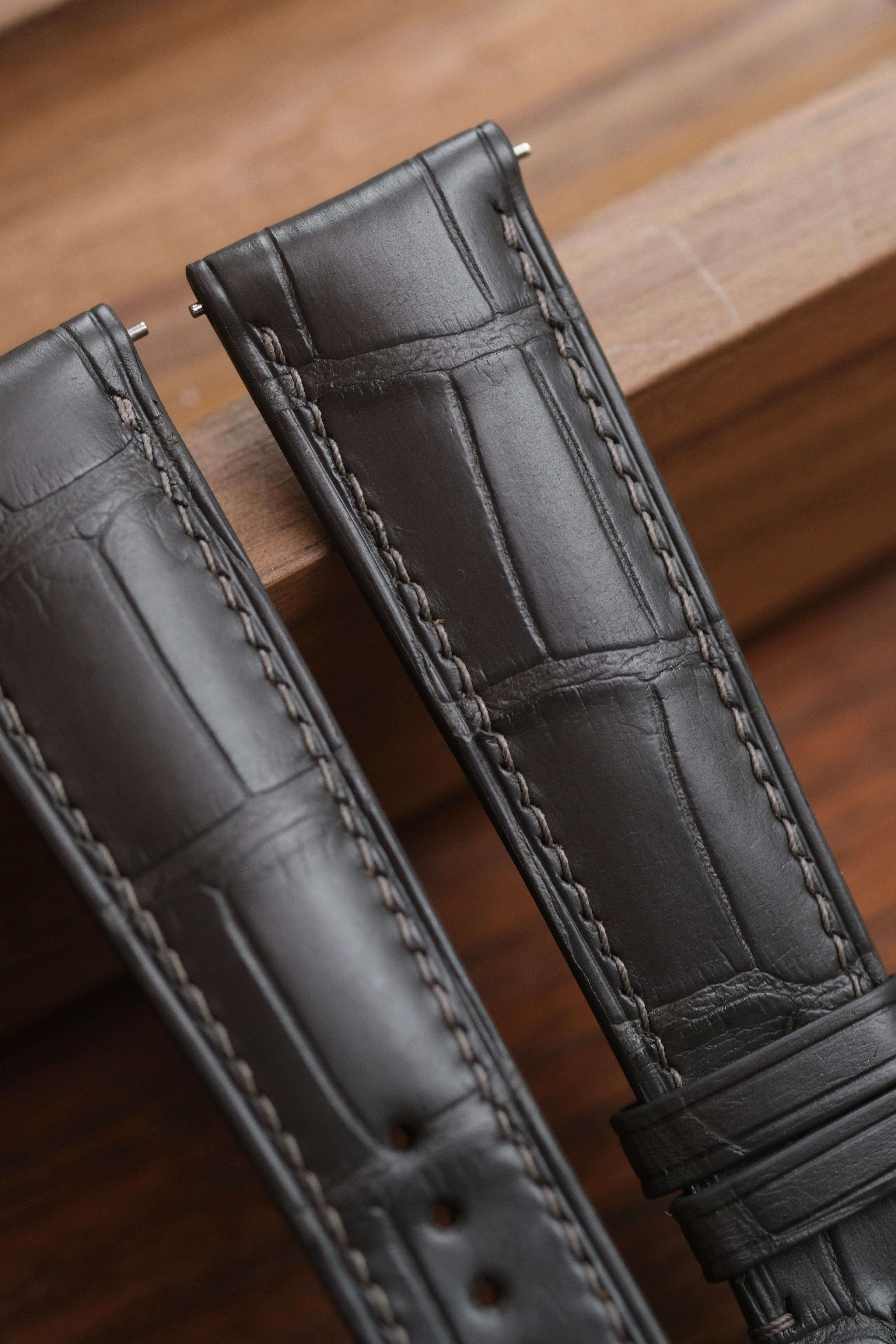Ash Grey Alligator (Padded) Leather Strap - Artisan Straps