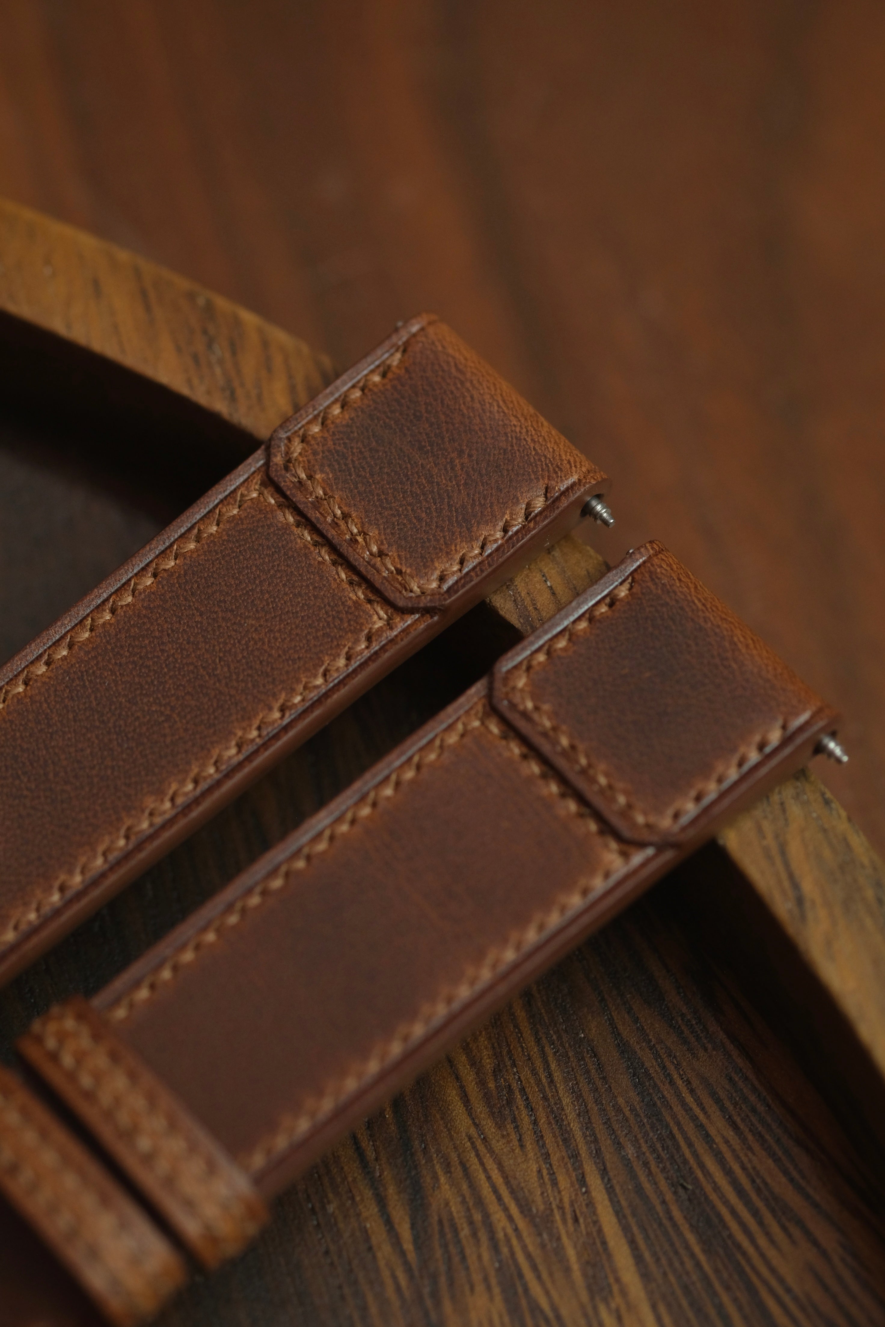 Walnut Waxy Folded Flap Strap