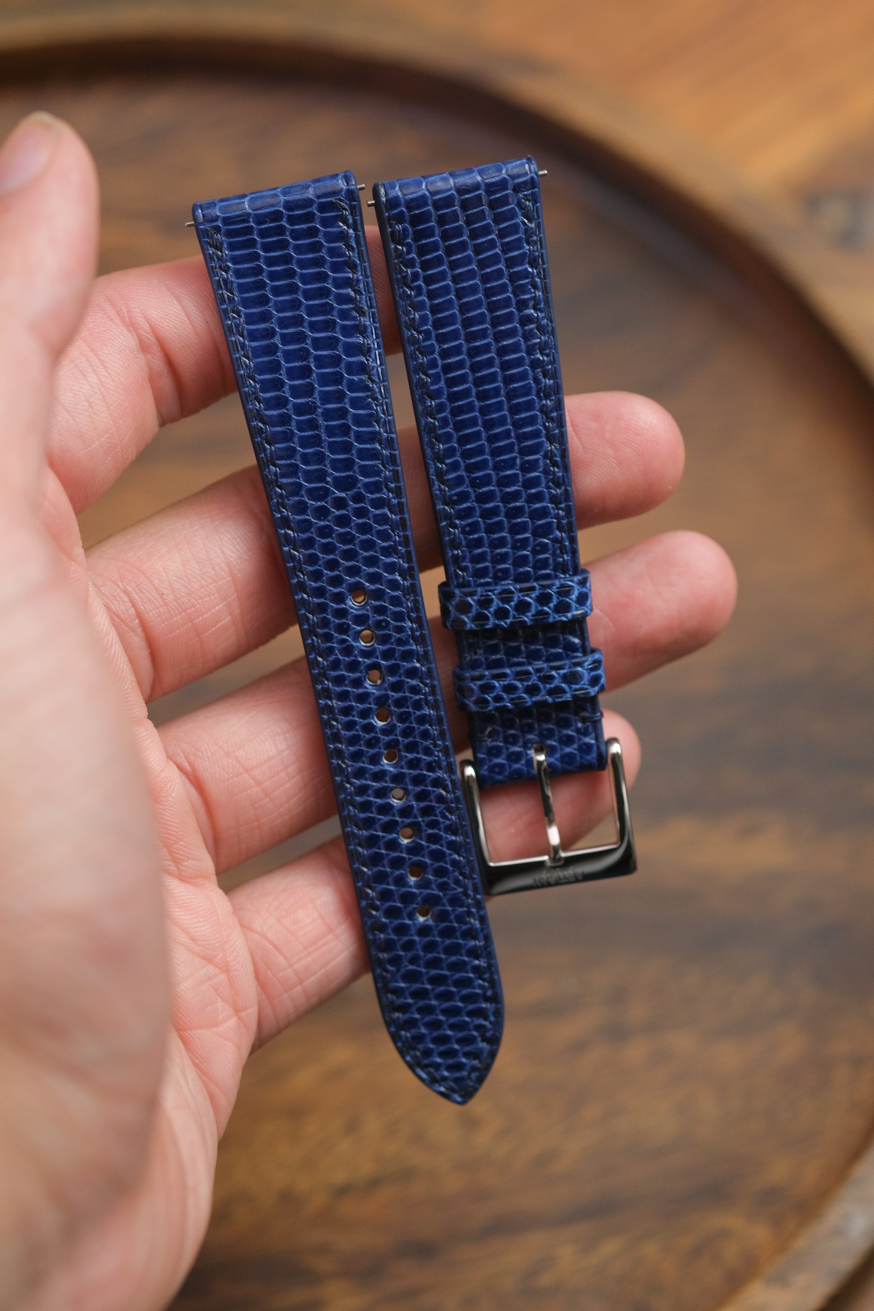 Correa de piel de lagarto azul marino 