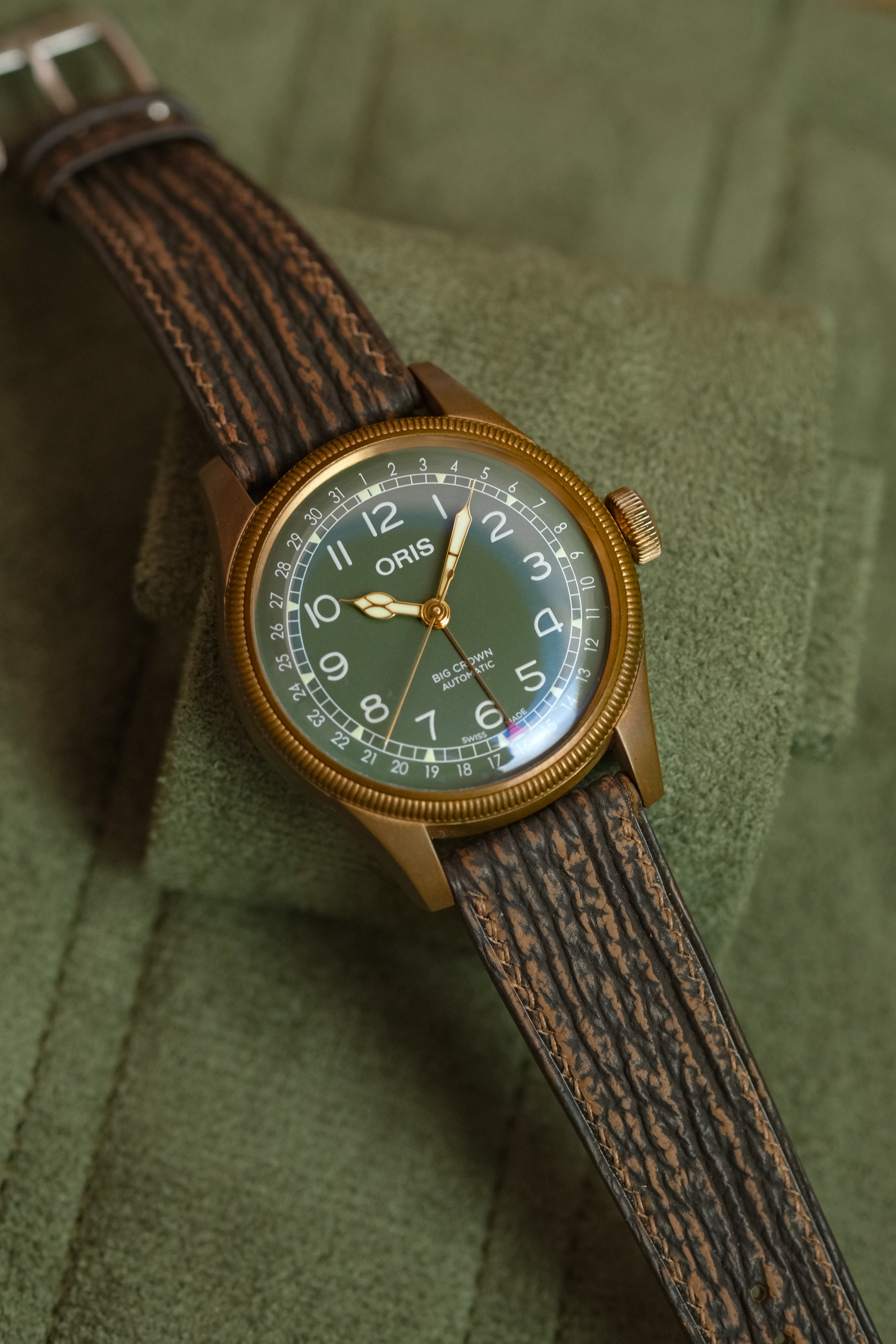 Correa de piel de tiburón marrón