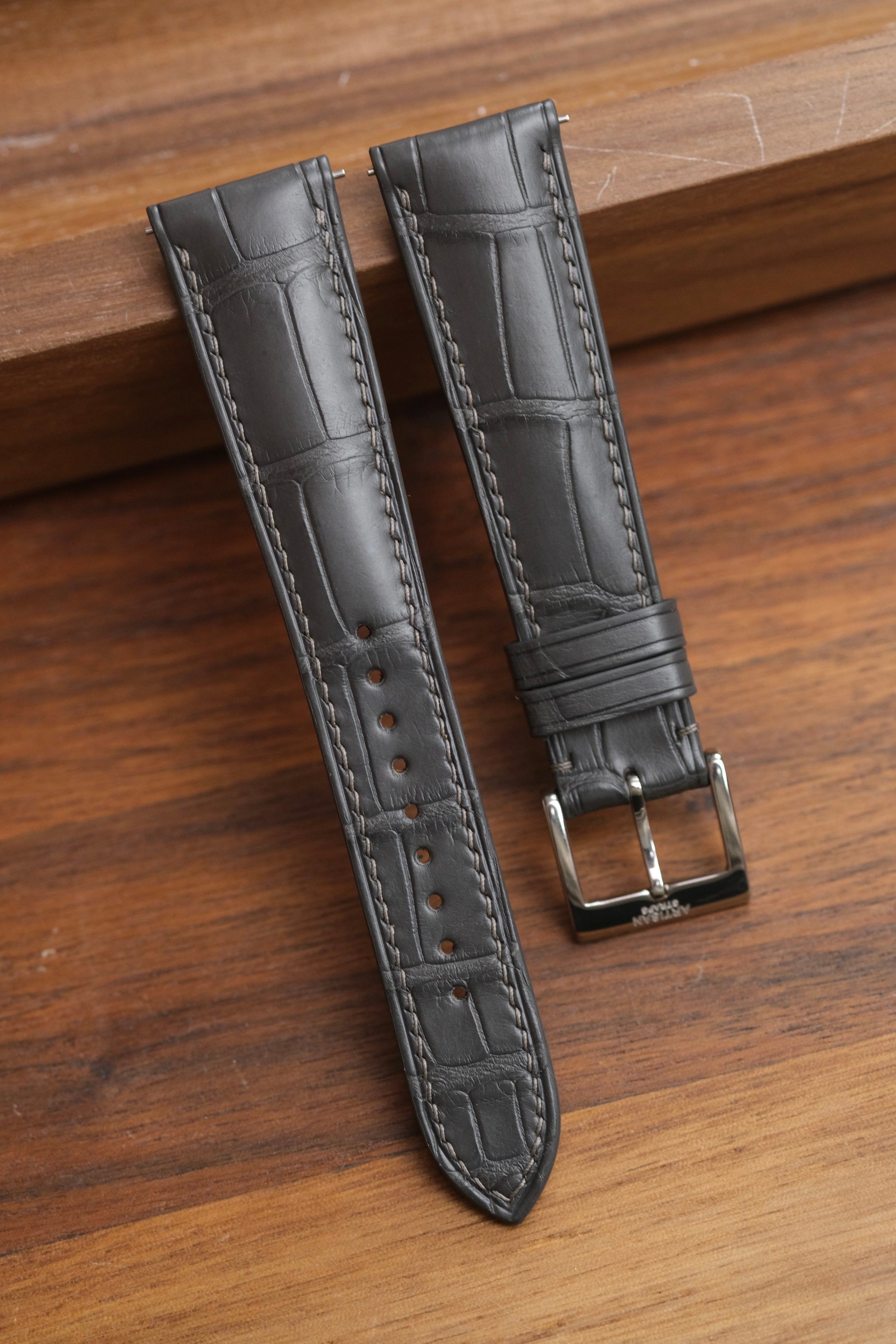 Alligator strap discount