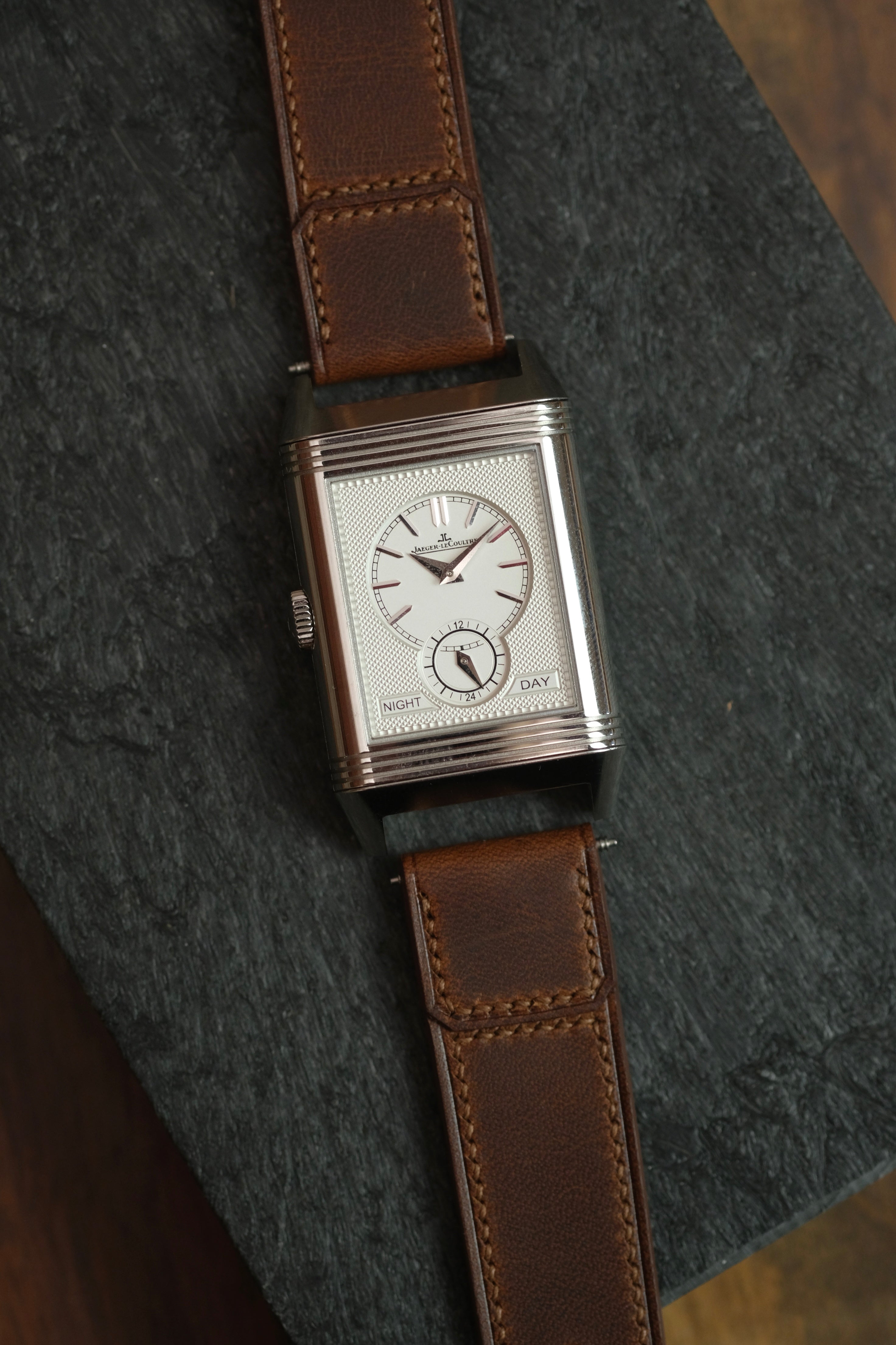 Correa de solapa plegada encerada de nogal