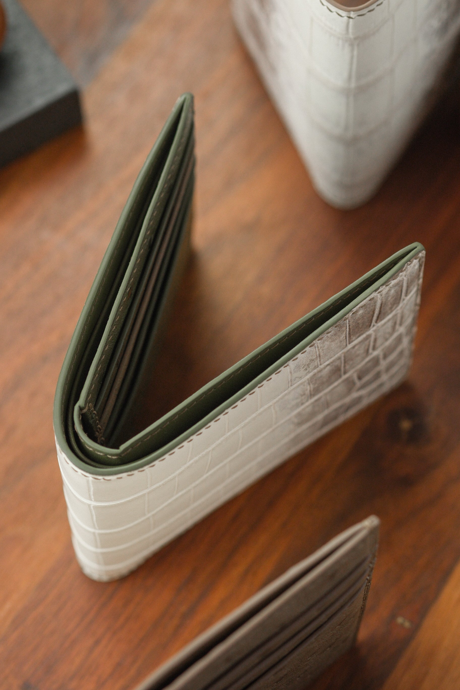 B01- Himalayan Crocodile & Ostrich Belly Billfold Wallet (8 Slot) - Artisan Straps