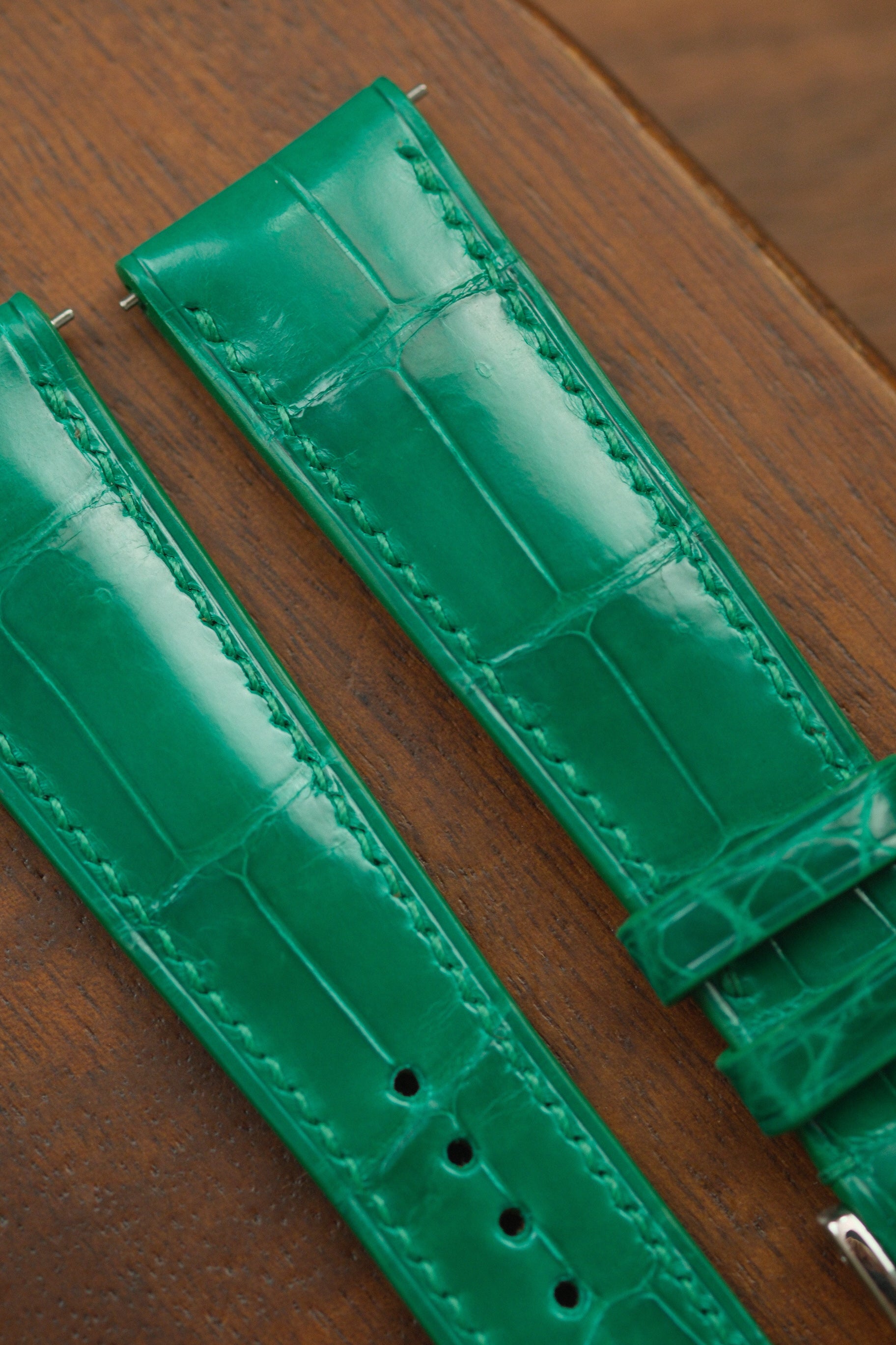 Emerald Green Glazed Crocodile (Padded) Leather Strap (Made-to-Order) - Artisan Straps