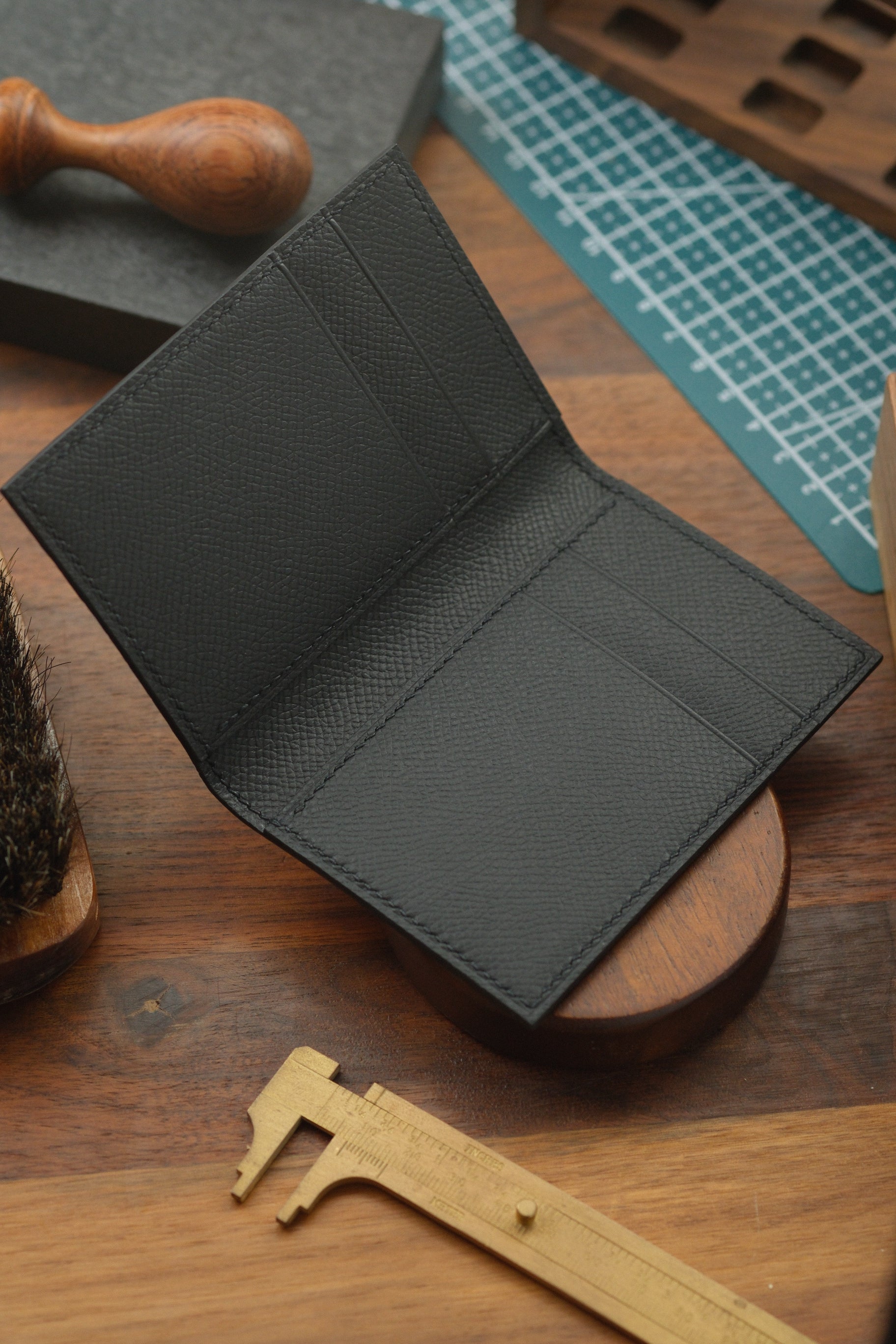 A01 - Bifold Cardholder (Black Alligator & Black Epsom) - Artisan Straps
