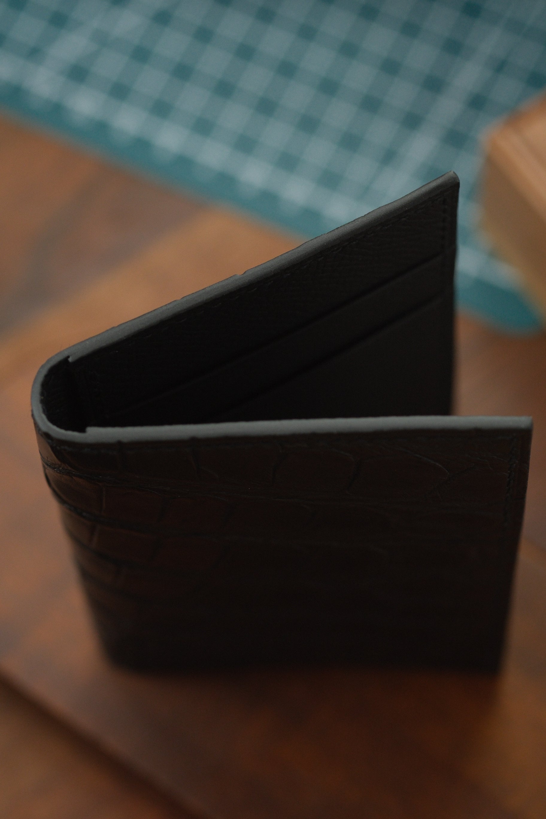 A01 - Bifold Cardholder (Black Alligator & Black Epsom) - Artisan Straps
