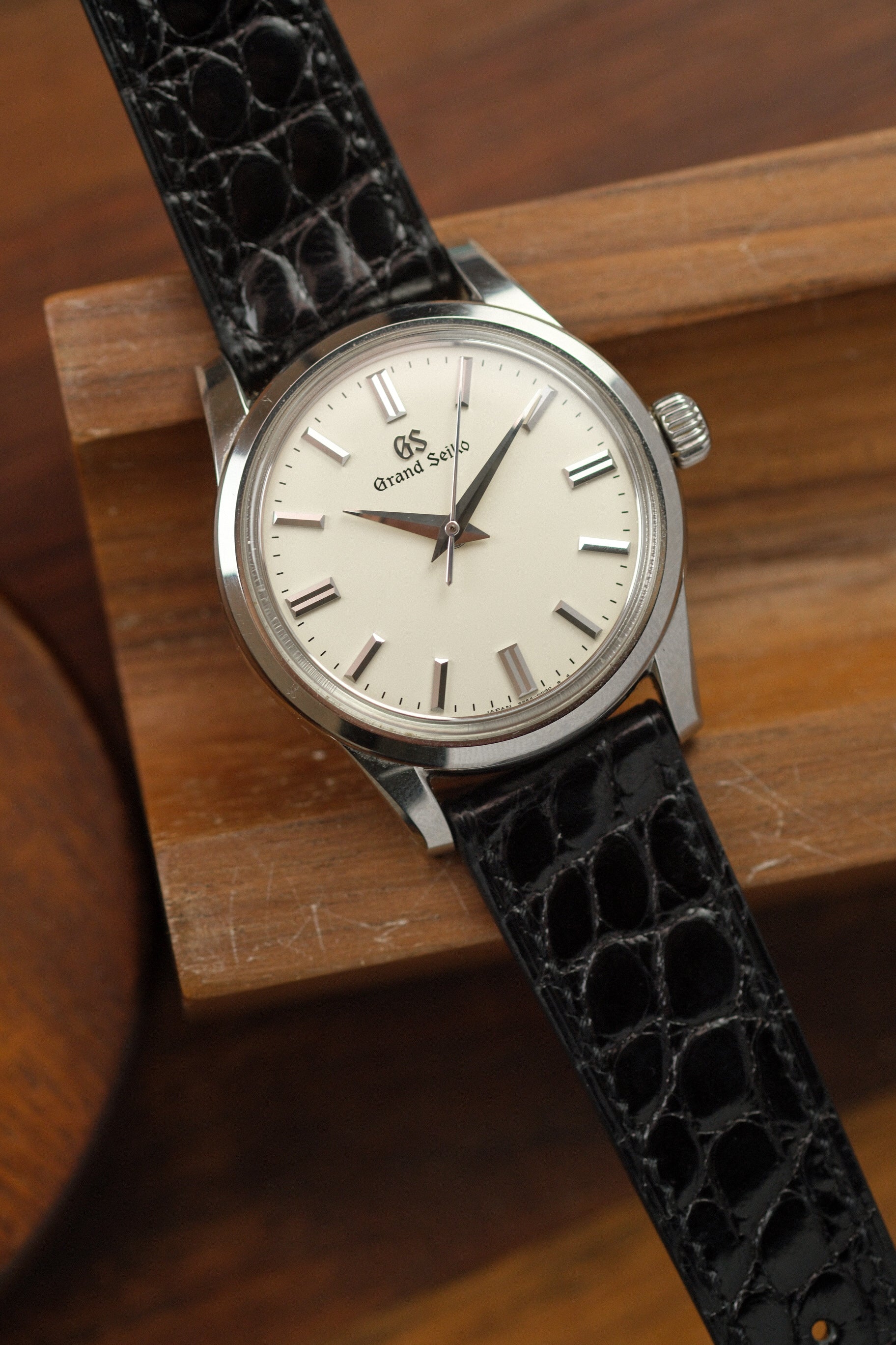 Black Glazed Alligator Flank Leather Strap