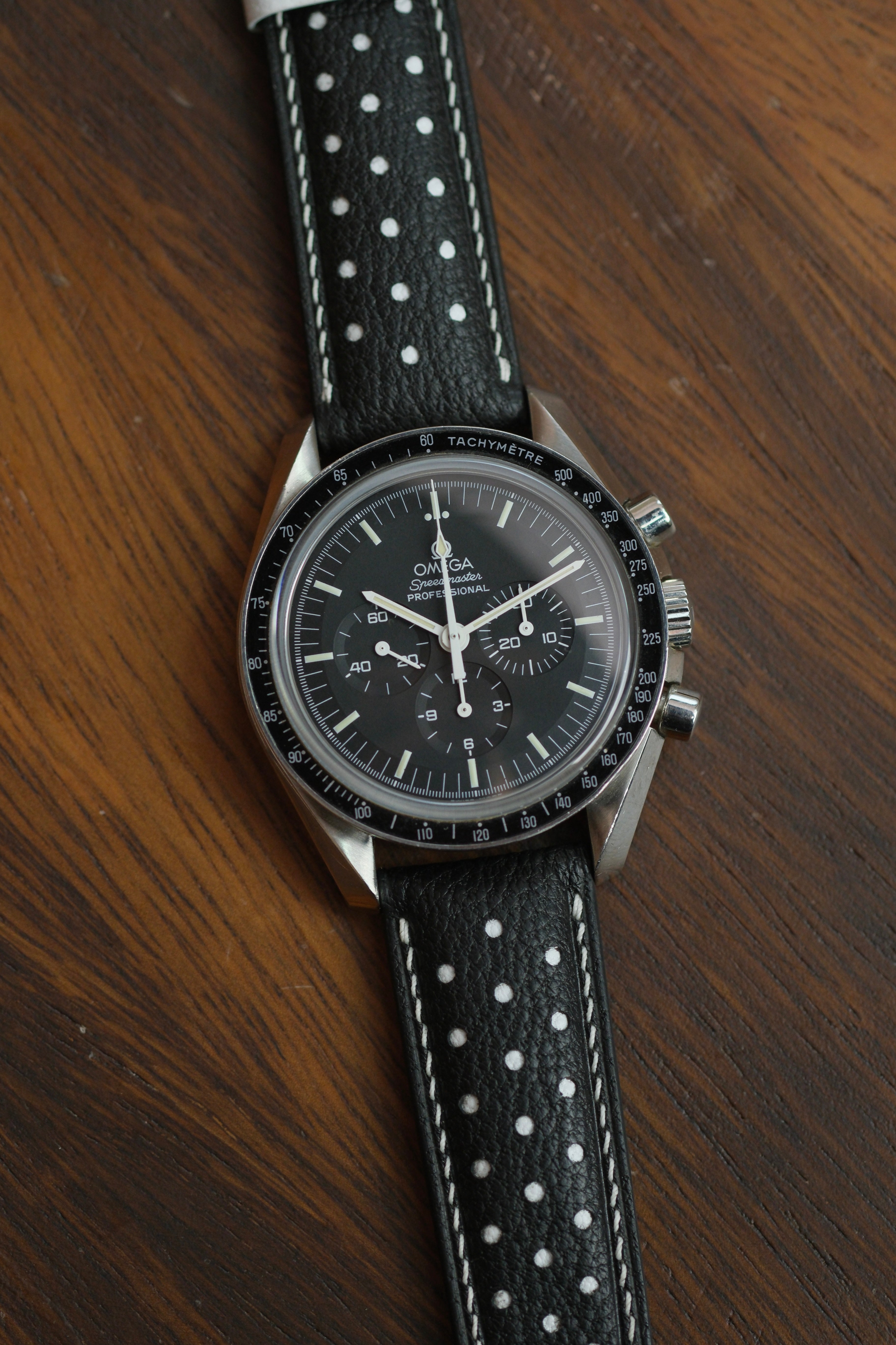 Correa de piel de color chèvre azul marino 