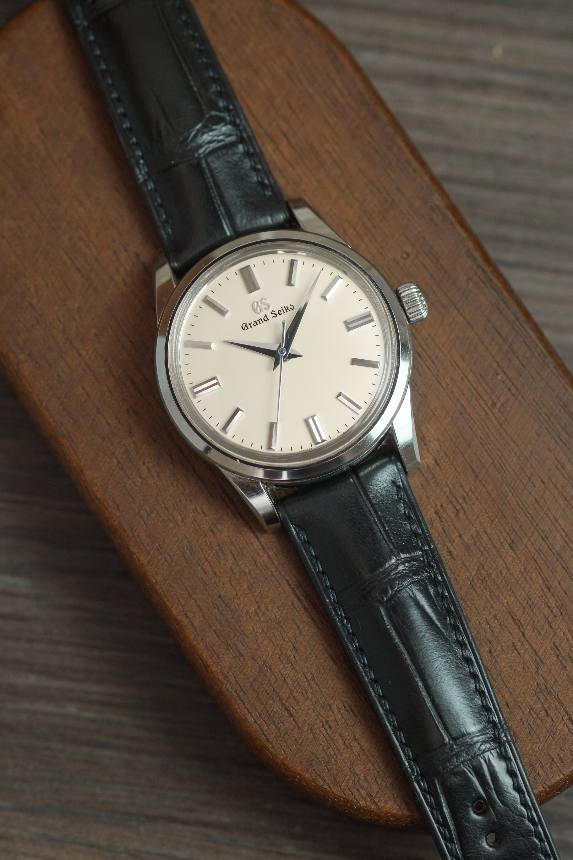 Black Alligator (Padded) Leather Strap - Artisan Straps