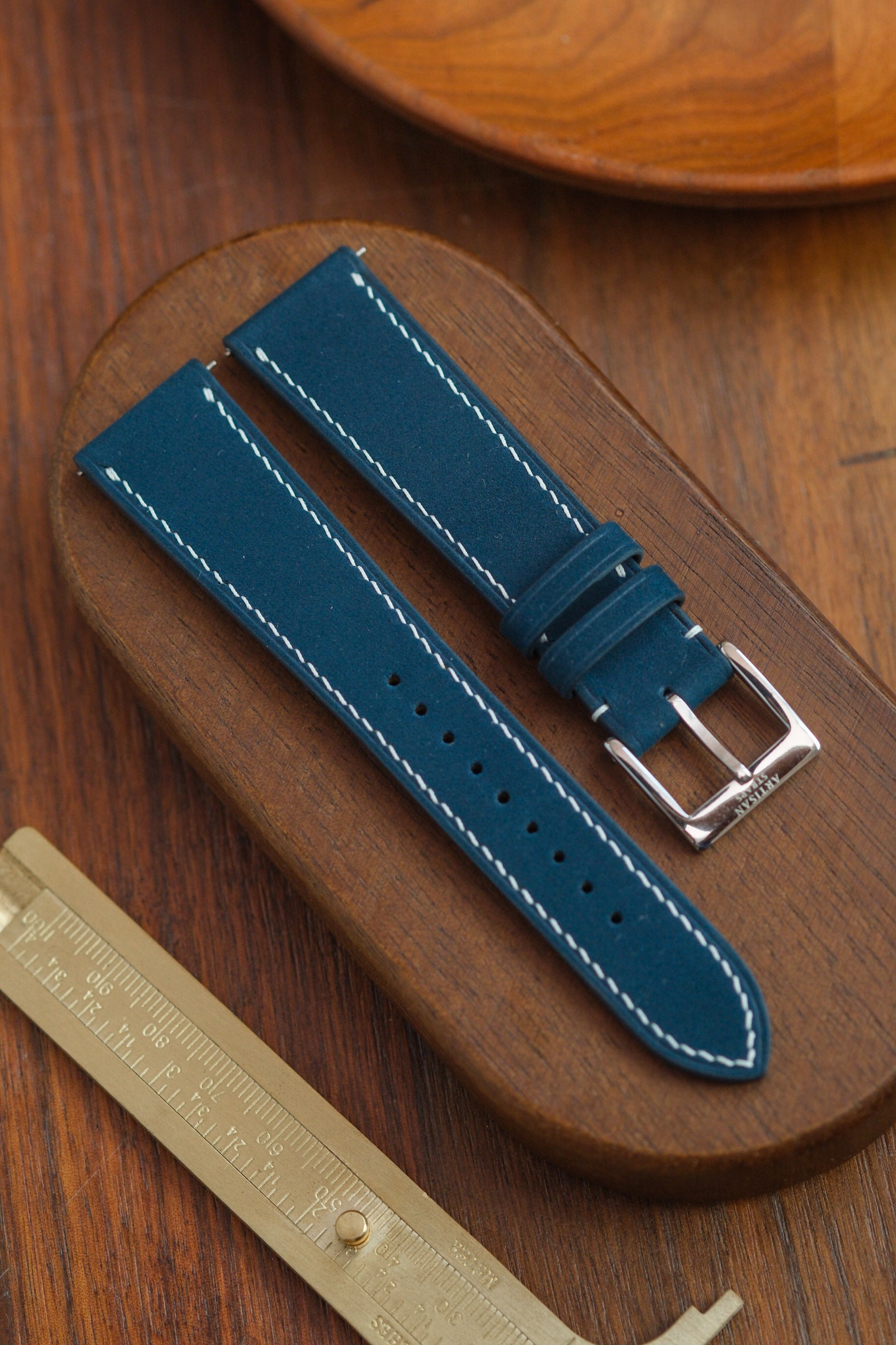 Correa de piel nobuck gris