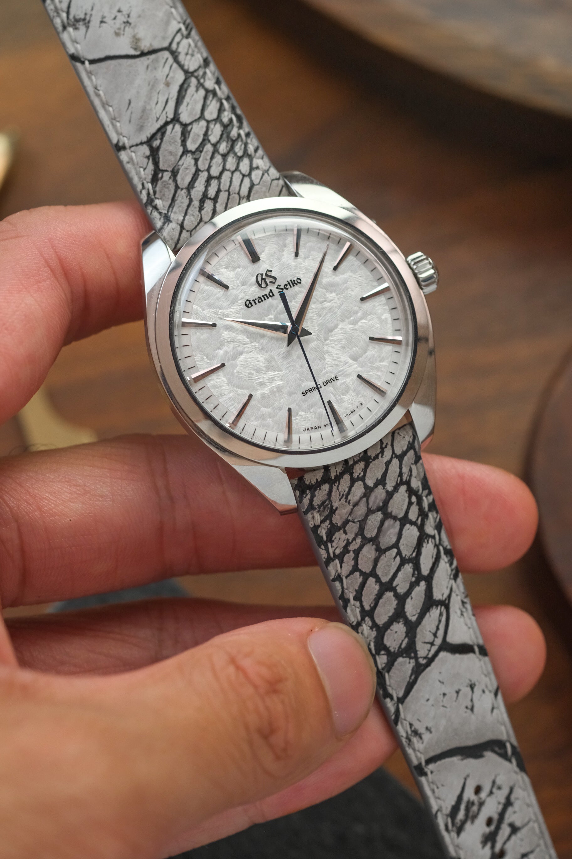 [NEW] Grey & Black Nubuck Ostrich Leg (Padded) Leather Strap