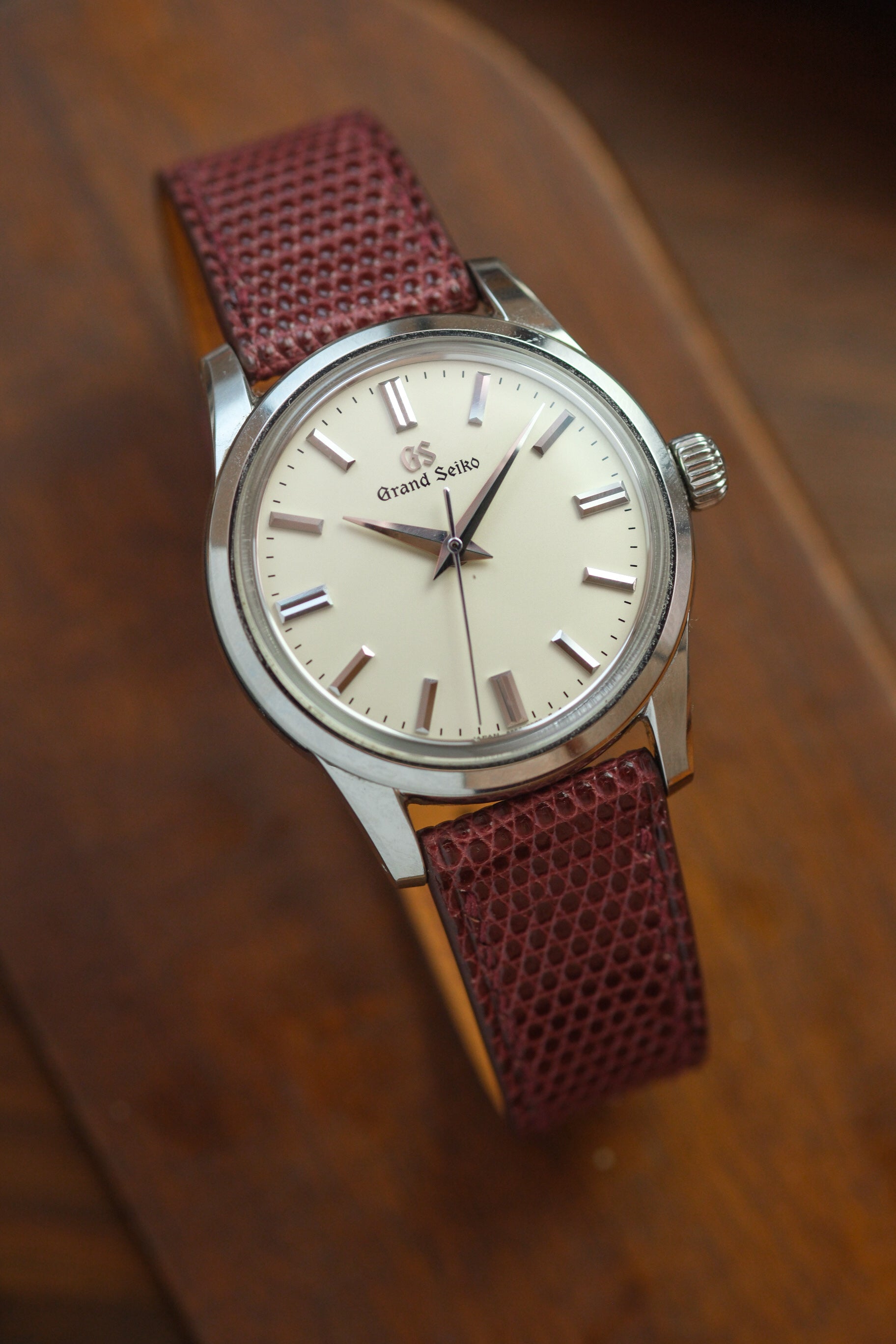 Burgundy Lizard Leather Strap (Round Scale)