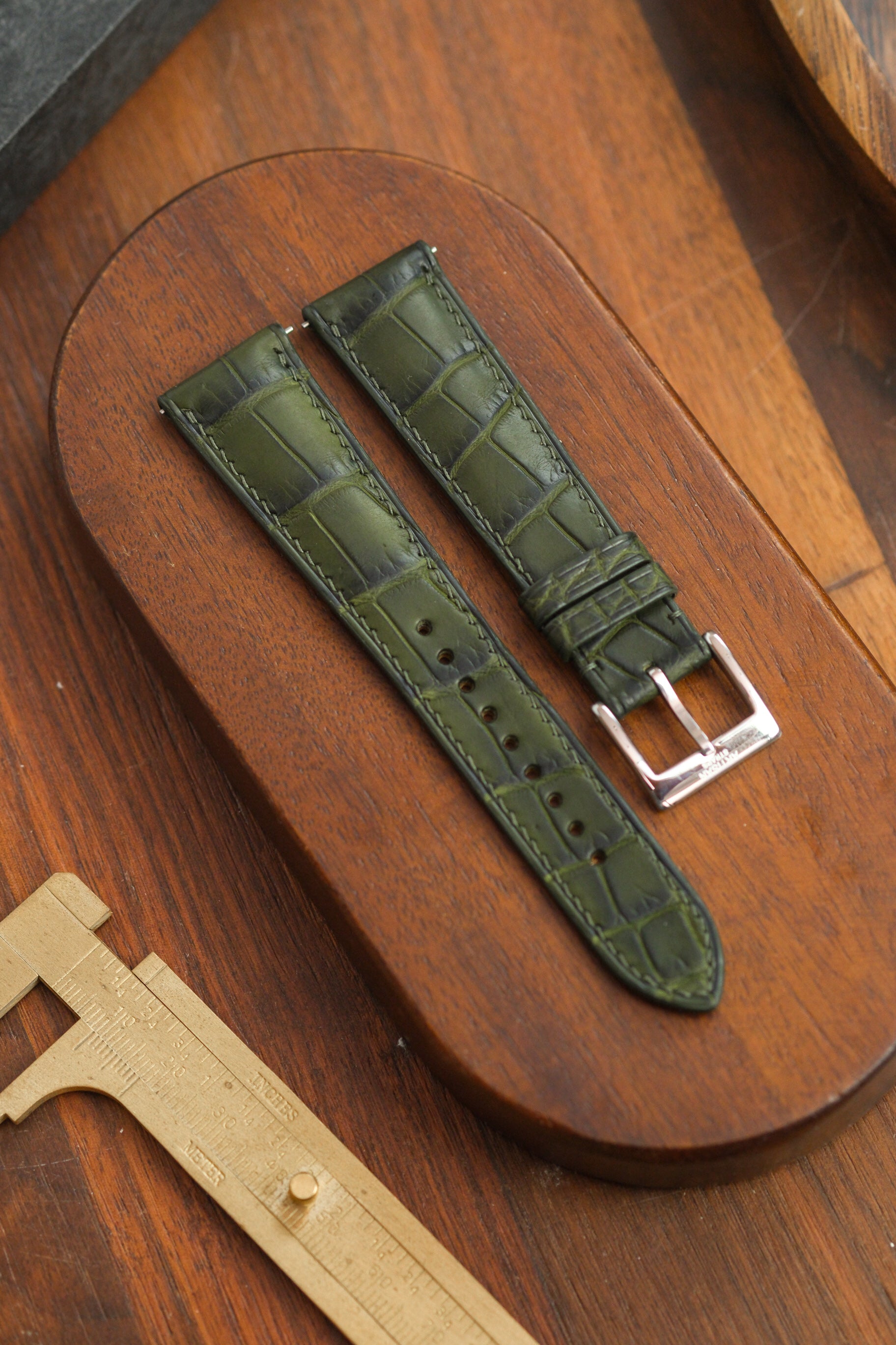 Olive Alligator (Padded) Leather Strap - Artisan Straps