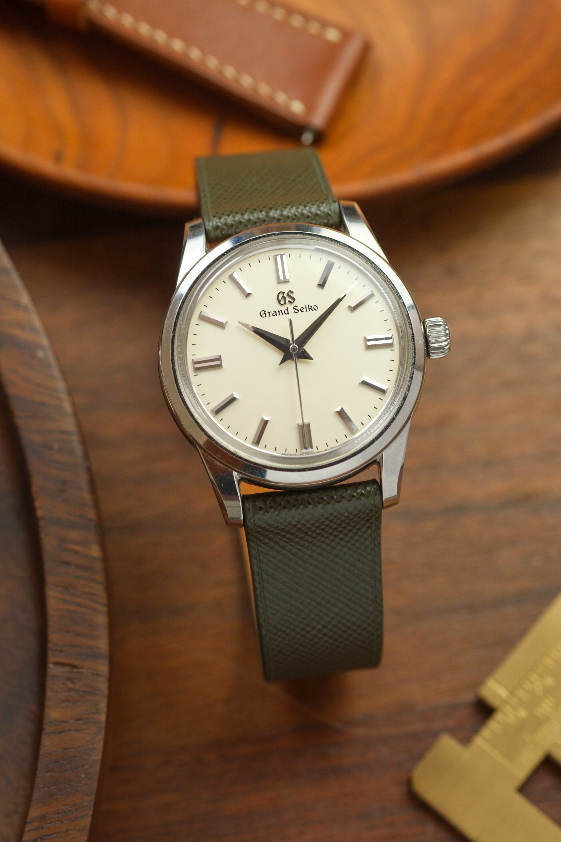 Olive Green Saffiano Stitchless Leather Strap