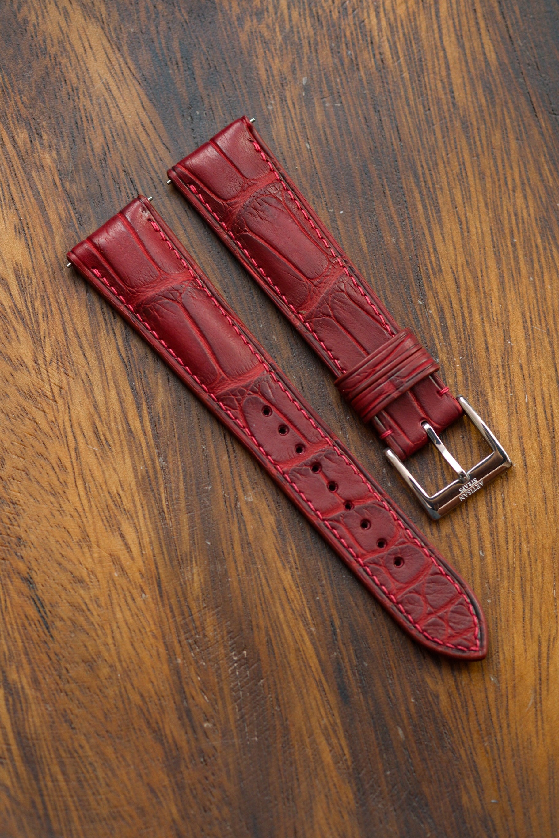 Correa de piel de caimán roja antigua 