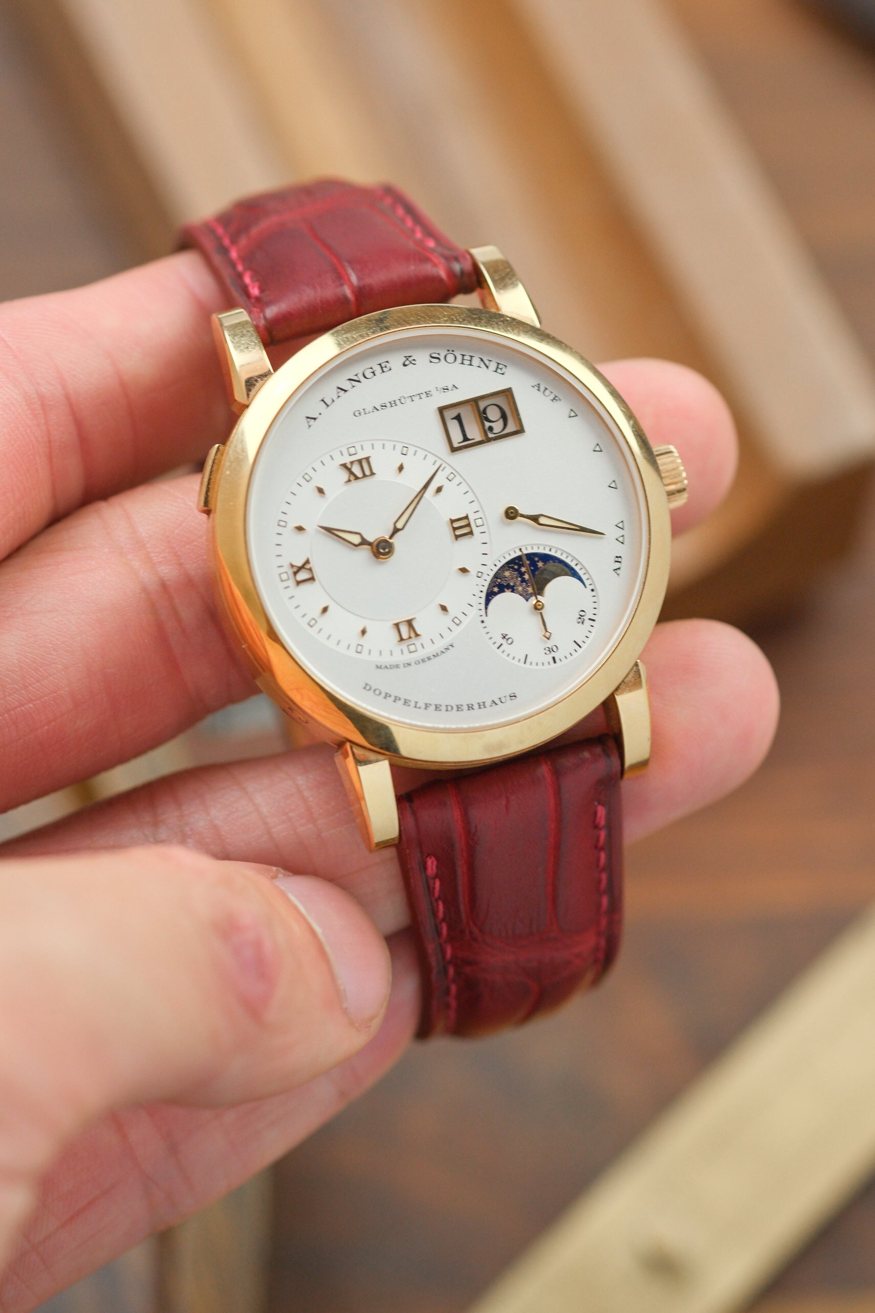 Correa de piel de caimán roja antigua 