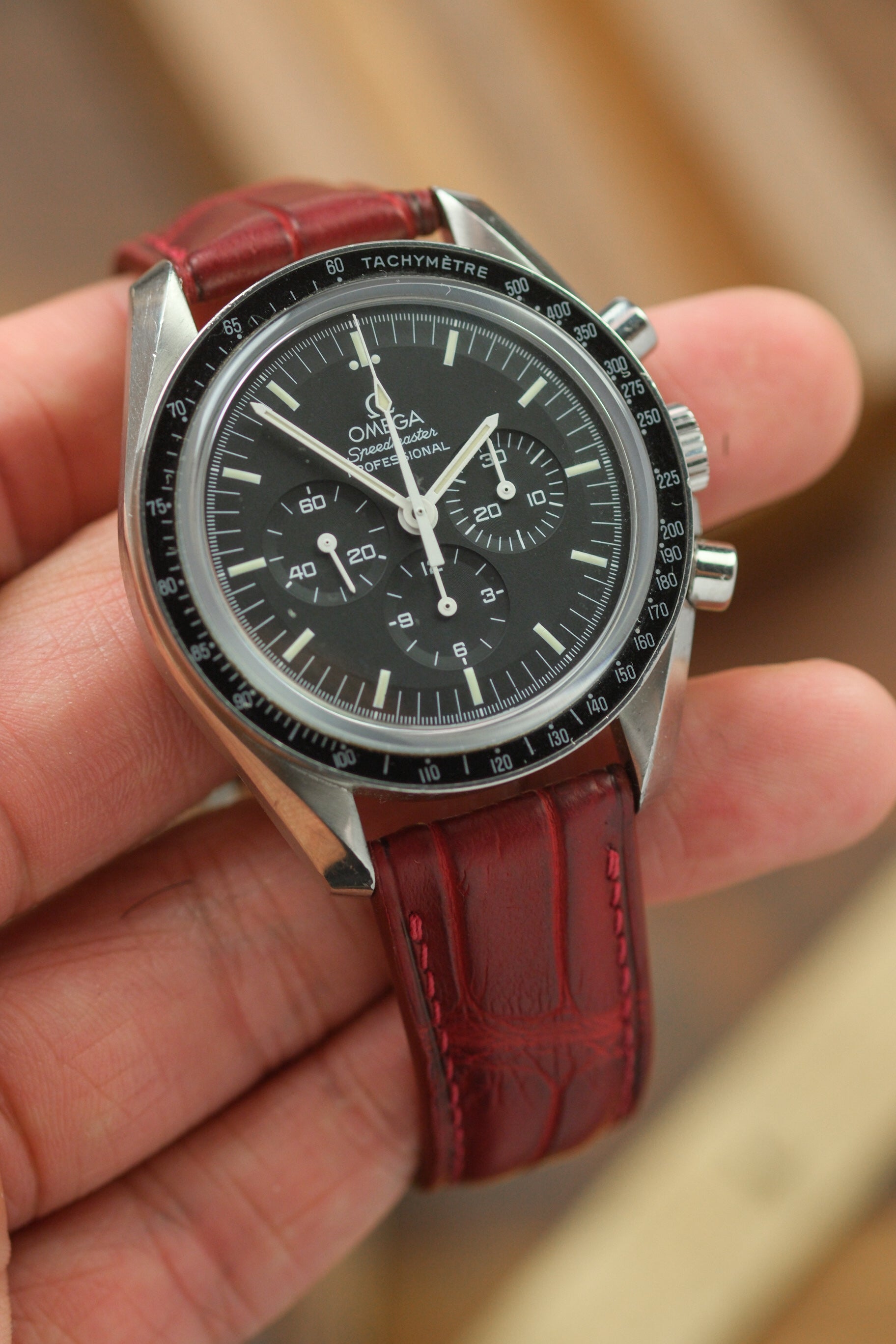 Correa de piel de caimán roja antigua 