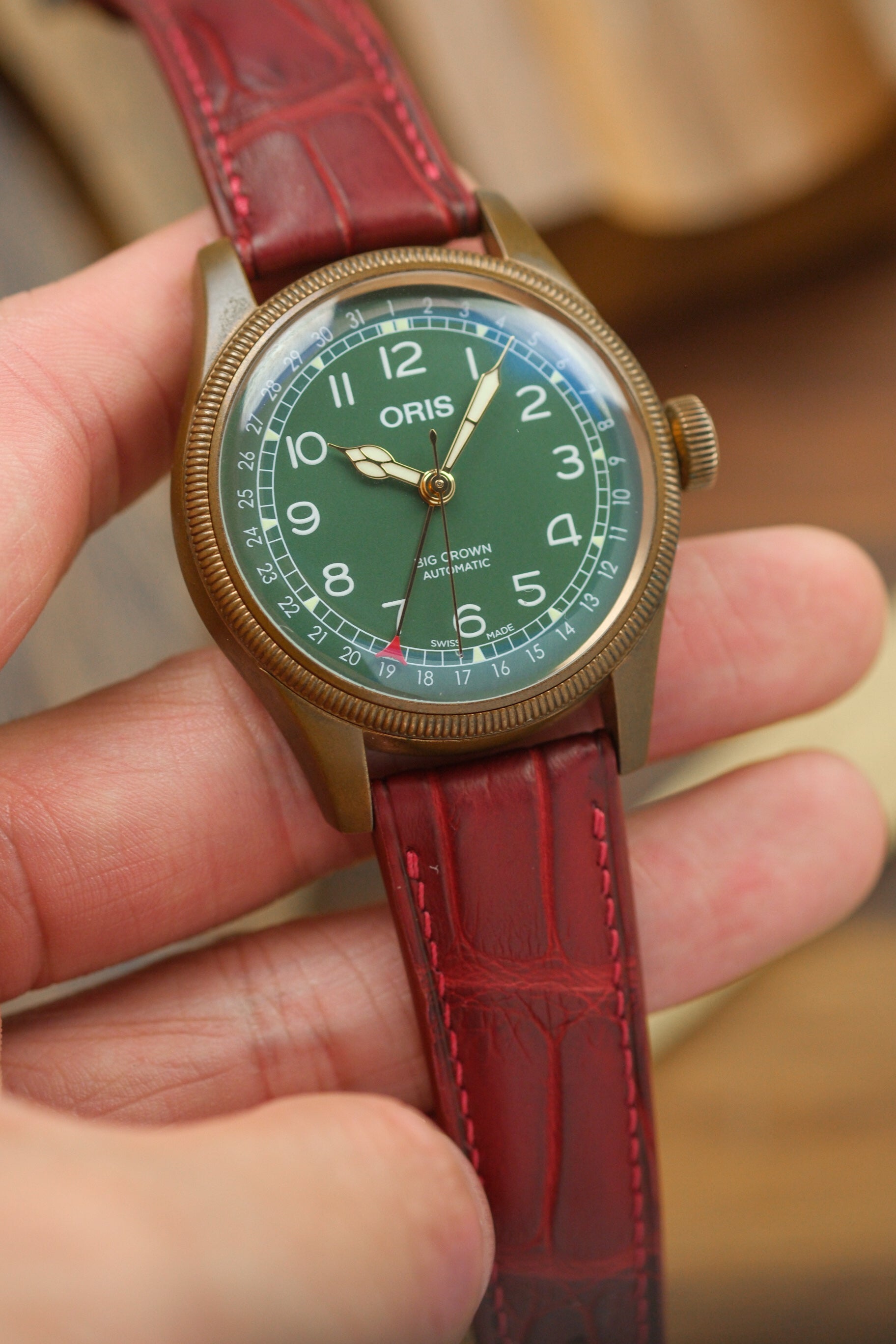 Correa de piel de caimán roja antigua 