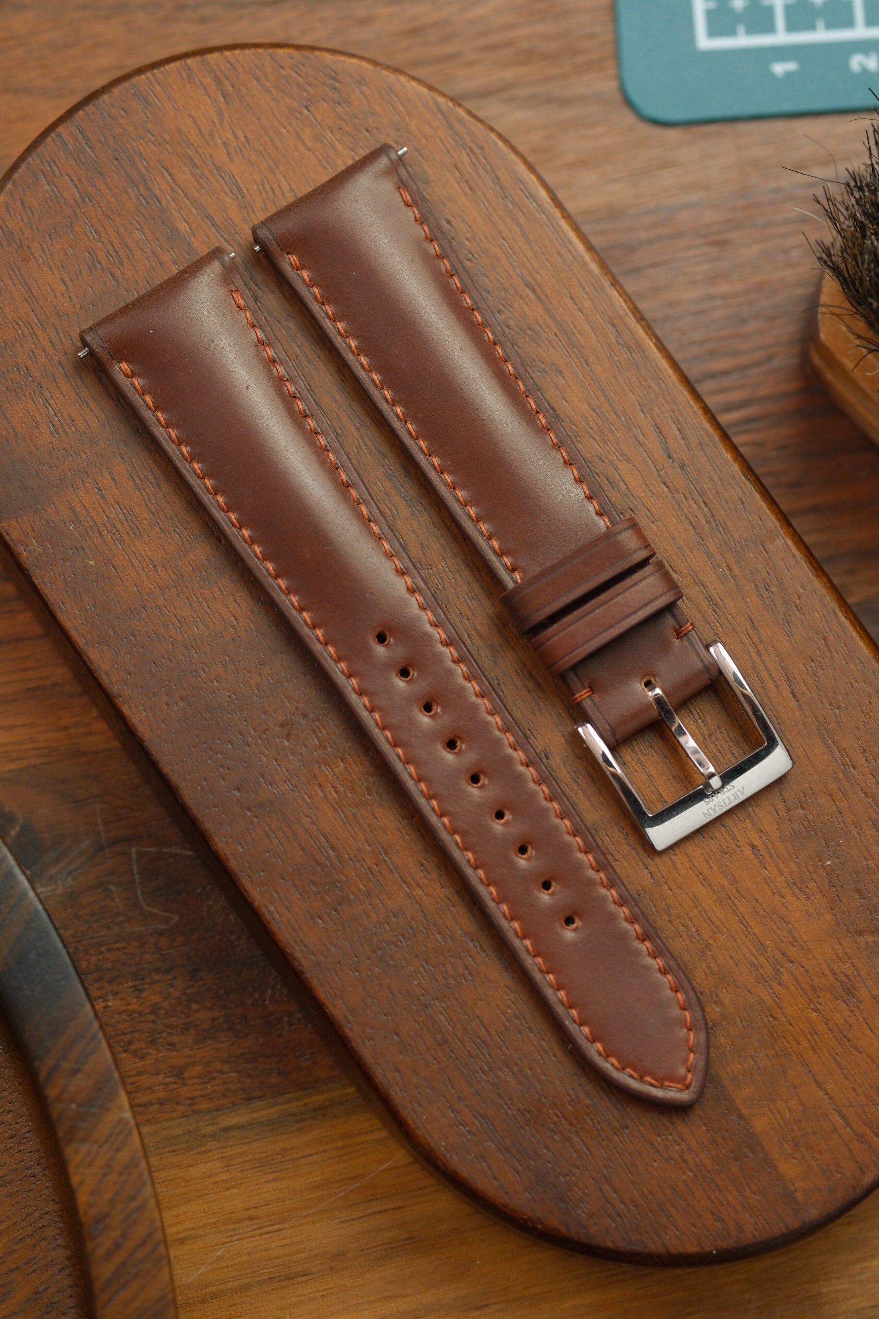 Correa de piel Horween Shell Cordovan (acolchada) de color 8 