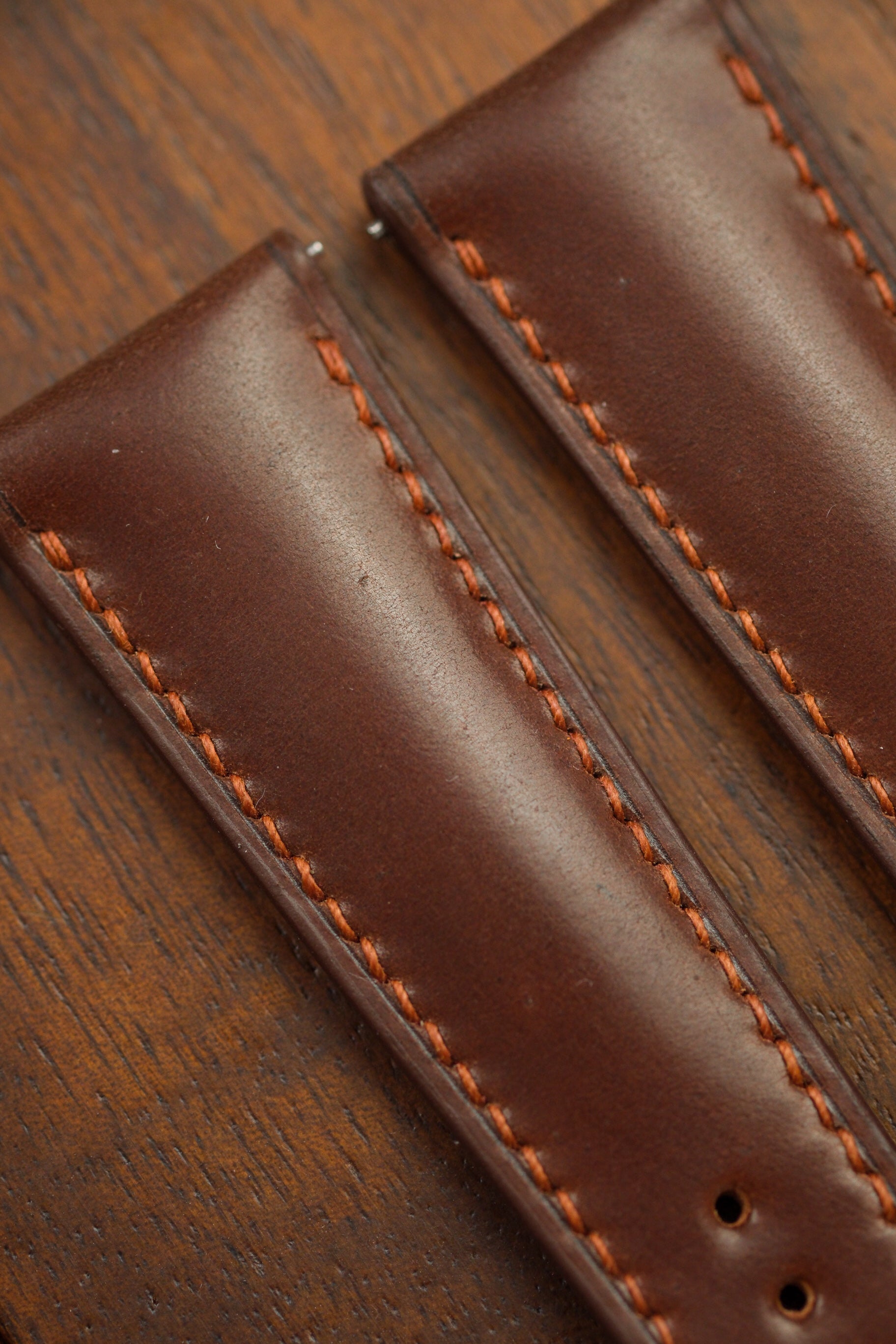 Correa de piel Horween Shell Cordovan (acolchada) de color 8 