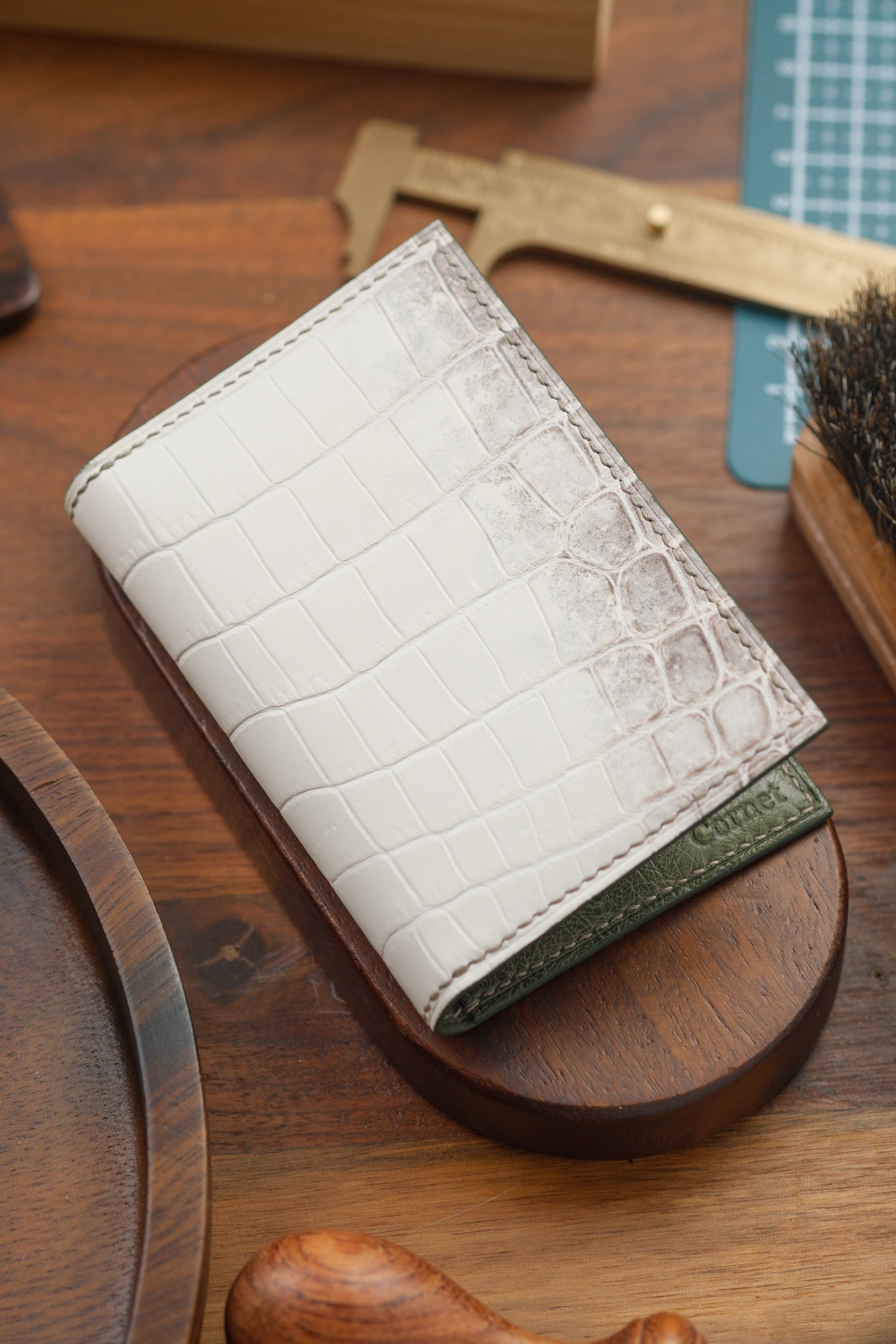 A01 - Bifold Cardholder (Himalayan Crocodile/Ostrich Belly)
