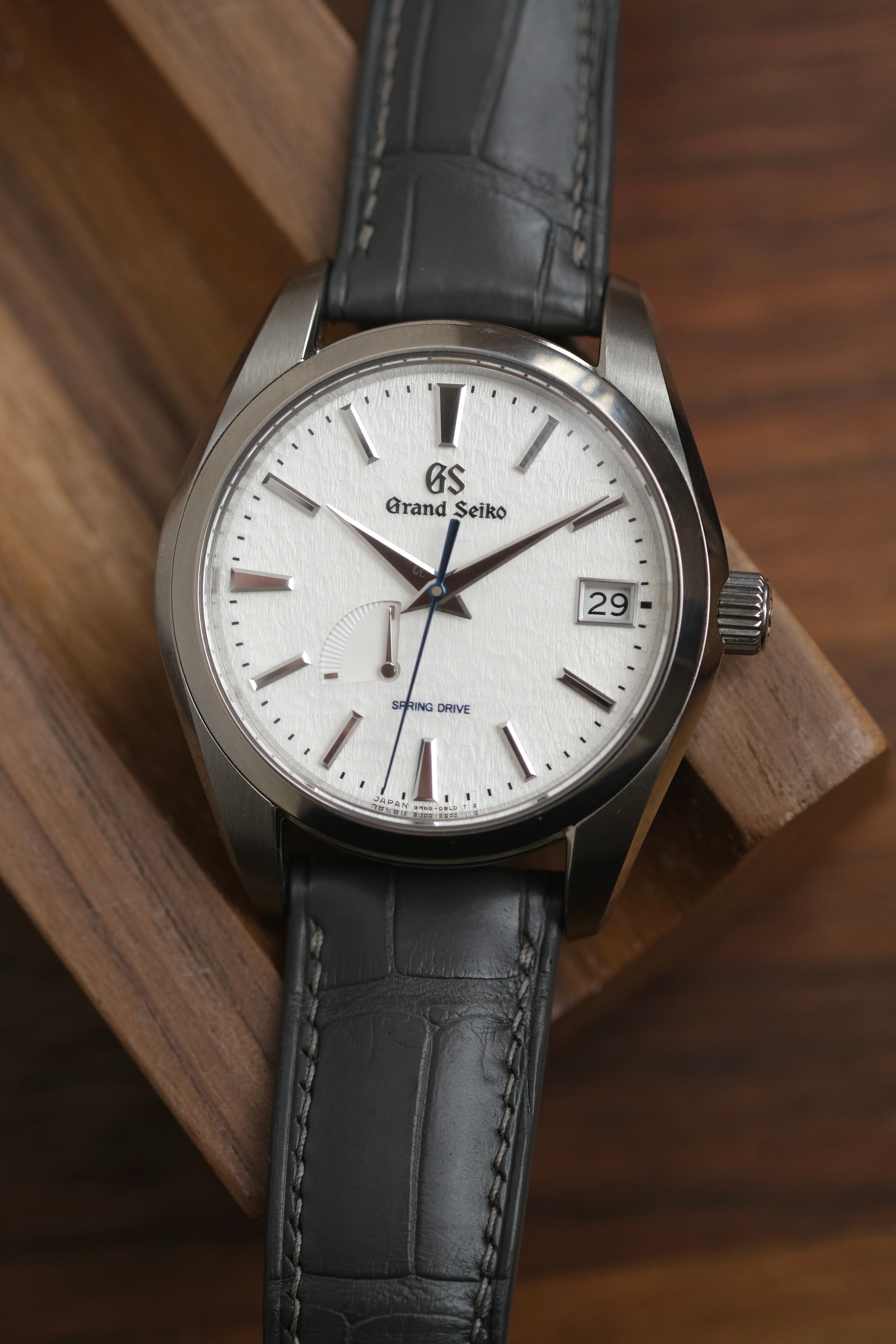 Ash Grey Alligator (Padded) Leather Strap - Artisan Straps