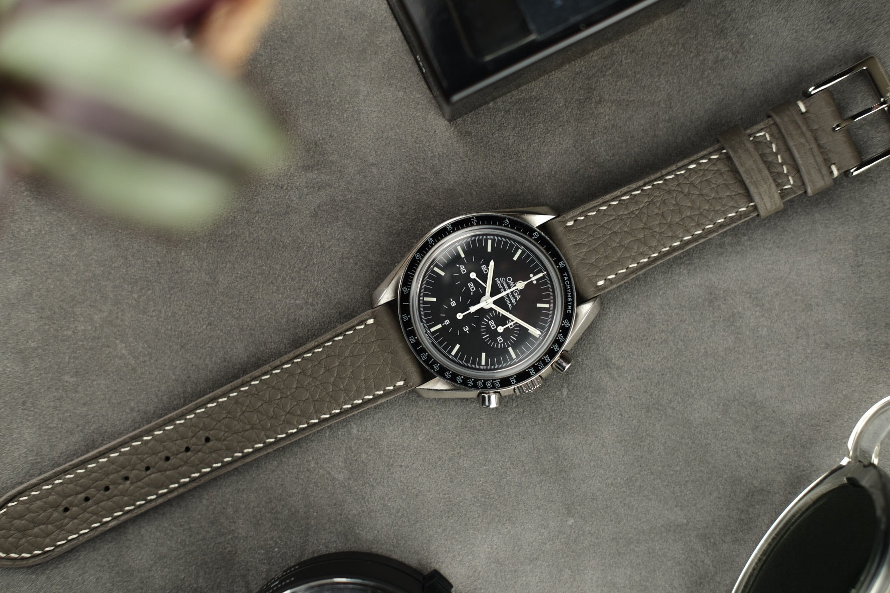 Shrunken Calf Leather Strap in Grey - Artisan Straps
