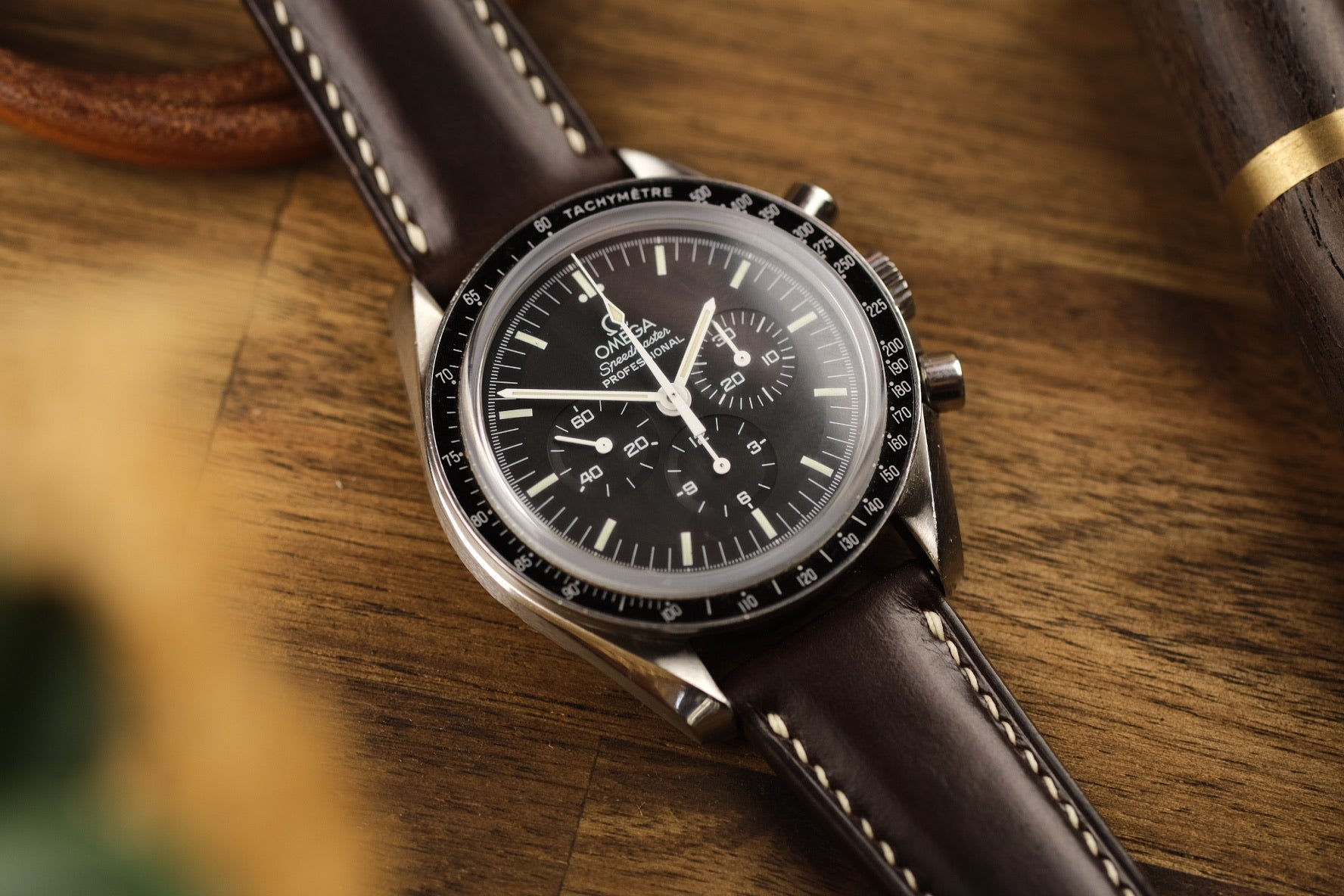 Horween Chromexcel Padded Leather Strap in Dark Brown (Ready-to-Wear) - Artisan Straps