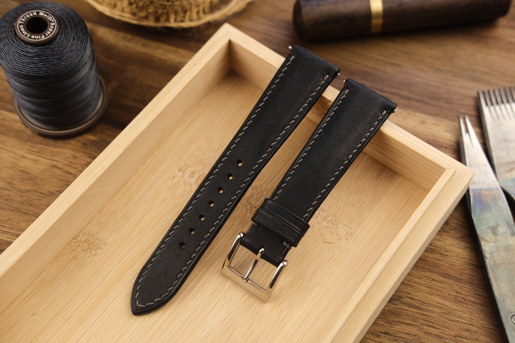 Black Pueblo Leather Strap (Padded) - Artisan Straps